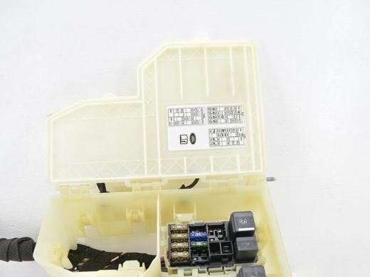 Блок предохранителей задний LAND ROVER FREELANDER 2 L359 2006-2010 (в зборі, LR002154, LR014333) LR000555, LR000555, A