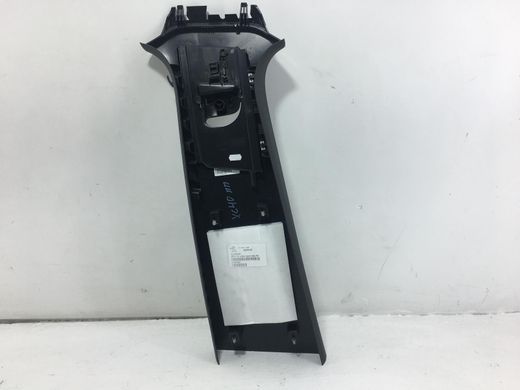 Накладка середньої стійки верхня права VOLVO XC40 2017- 31457493, 31457493, A