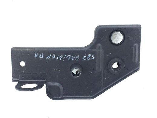 Кронштейн радиатора верхний левый TOYOTA AVENSIS T27 2012-2015 16505-0R050, 16505-0R050, A