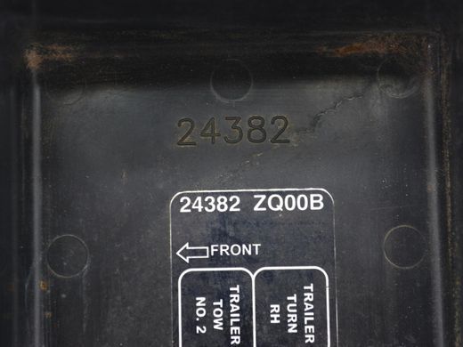 Кришка блоку запобіжників INFINITI QX56 2004-2010 24382ZQ00B, 24382ZQ00B, B