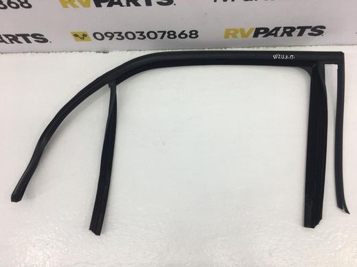 Ущільнювач бічного скла задній правий MERCEDES E220 W212 2012-2016 A 212 735 10 25, A 212 735 10 25, A