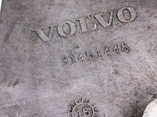 Кулак поворотний передній правий VOLVO XC90 2015-2019 (31476879, в зборі з 31681644) 31451448, 31451448, A