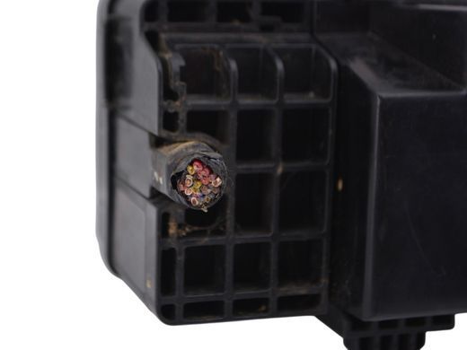 Блок запобіжників MITSUBISHI L200 KAOT 2006-2011 (в зборі) MN141330, MN141330, A