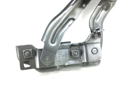 Петля капота права VOLVO S90 SPA 2016-2020 (32219800) 31651861, 31651861, A