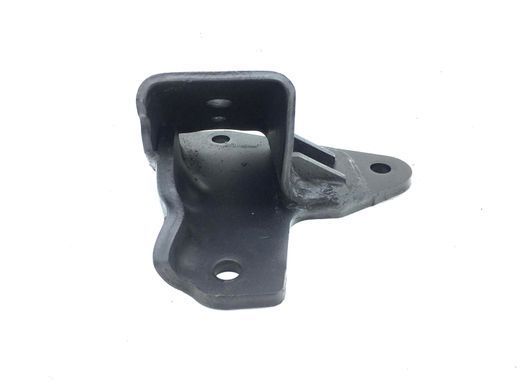 Кронштейн опоры двигателя передний правый MITSUBISHI L200 KAOT 2006-2011 1091A080, 1091A080, A