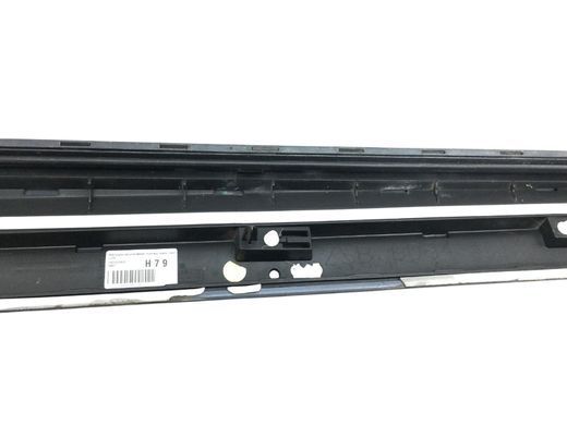 Накладка дверей нижня передня права зовнішня AUDI Q5 2008-2012 8R0853960E, 8R0853960E, B