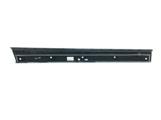 Накладка дверей нижня передня права зовнішня AUDI Q5 2008-2012 8R0853960E, 8R0853960E, B