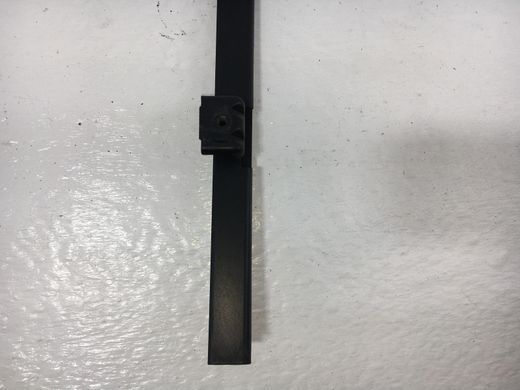 Направляющая стекла двери задняя правая NISSAN NAVARA D40 2005-2010 82222EB000, 82222EB000, A