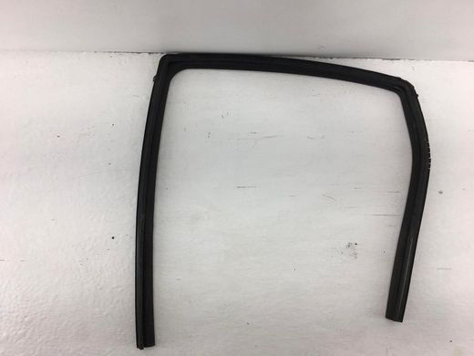 Ущільнювач бічного скла задній лівий NISSAN QASHQAI J10 2010-2013 82331JD00A, 82331JD00A, A