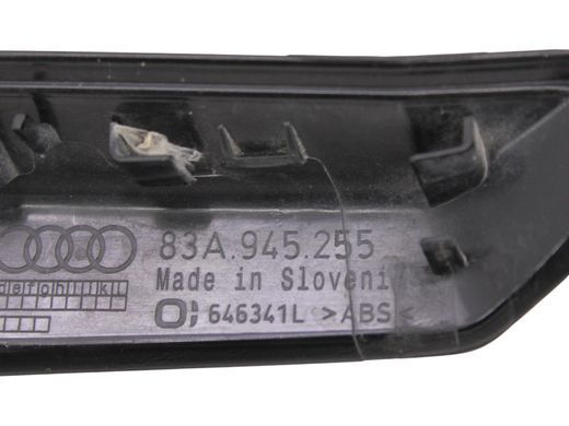 Накладка під задній ліхтар ліва AUDI Q3 F3 2018-2025 83A945255, 83A945255, A
