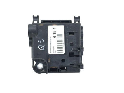 Кришка клеми акумулятора AUDI Q5 2008-2012 (розподілювач напруги) 8K0937517A, 8K0937517A, A