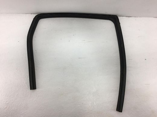 Ущільнювач бічного скла задній правий NISSAN QASHQAI J10 2010-2013 82330JD00A, 82330JD00A, A