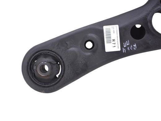 Важіль передньої підвіски передній правий TOYOTA RAV4 CA30W 2005-2010 (шарова опора та сайлентблоки під заміну) 48068-42050, 48068-42050, B
