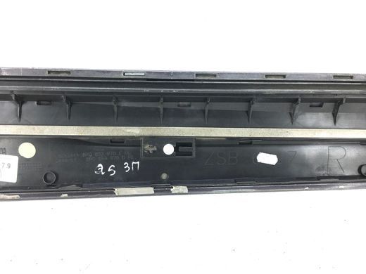 Накладка дверей нижня задня права зовнішня AUDI Q5 2008-2012 8R0853970E, 8R0853970E, B