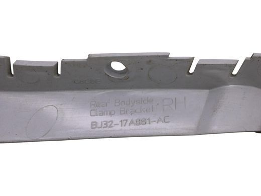 Кронштейн бампера задній правий LAND ROVER RANGE ROVER EVOQUE L538 2015-2018 (BJ3217A881AC) LR035104, LR035104, A