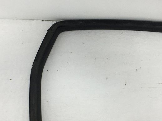 Ущільнювач бічного скла задній правий NISSAN QASHQAI J10 2010-2013 82330JD00A, 82330JD00A, A