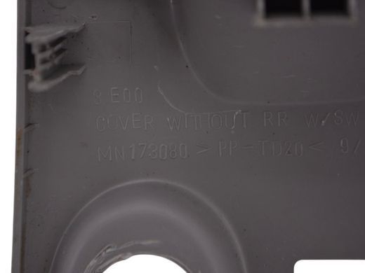 Накладка центральной консоли MITSUBISHI L200 KAOT 2006-2011 MN173080, MN173080, A