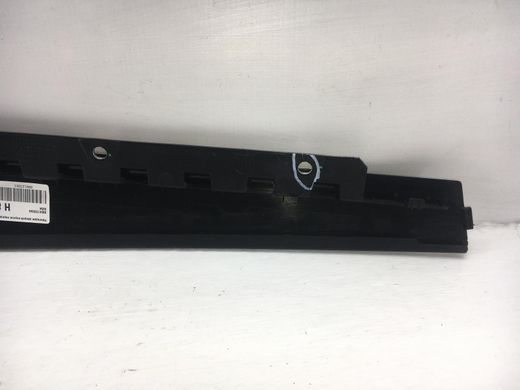 Накладка двери верхняя передняя правая JEEP RENEGADE 2014- (51953324) 68247283AA, 68247283AA, B