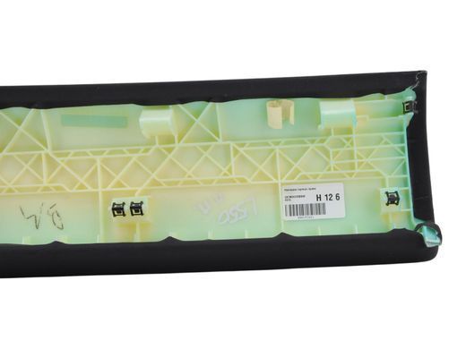 Накладка торпедо права LAND ROVER DISCOVERY SPORT L550 2014-2019 GK7M04268BBW, GK7M04268BBW, A