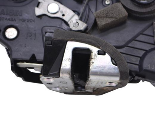 Замок дверей передній правий TOYOTA AVENSIS T27 2012-2015 (10 пінів) 69030-02250, 69030-02250, A