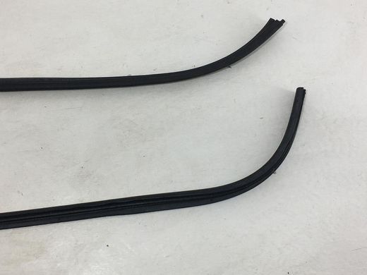 Ущільнювач дверей задній правий NISSAN QASHQAI J10 2010-2013 82830JD000, 82830JD000, A