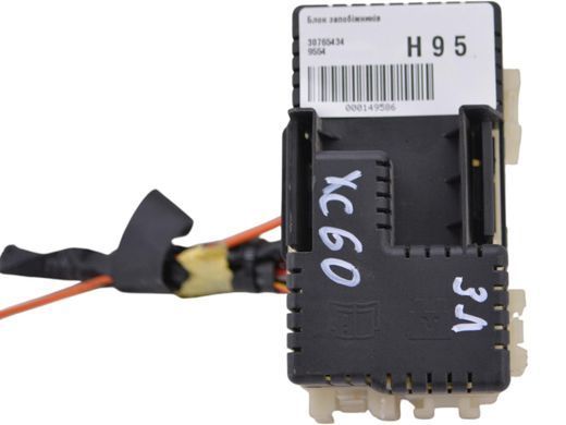 Блок запобіжників VOLVO XC60 2008-2013 (в зборі з кришкою 30765337) 30765434, 30765434, A