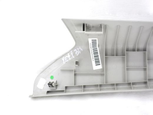 Накладка задньої стійки верхня права внутрішня SKODA YETI 2009-2013 5L6867288B, 5L6867288B, B