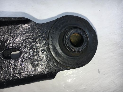 Важіль задньої підвіски нижній правий TOYOTA AVENSIS T27 2009-2011 48730-05070, 48730-05070, A