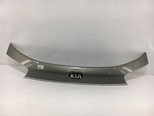 Накладка кришки багажника нижня KIA CARENS 2012-2019 (з ліхтарями підсвітки номера та кнопкою відкриття) 87311-A4100, 87311-A4100, B