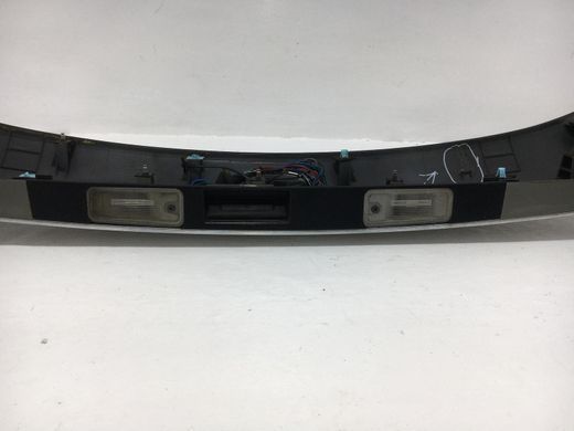 Накладка кришки багажника нижня KIA CARENS 2012-2019 (з ліхтарями підсвітки номера та кнопкою відкриття) 87311-A4100, 87311-A4100, B