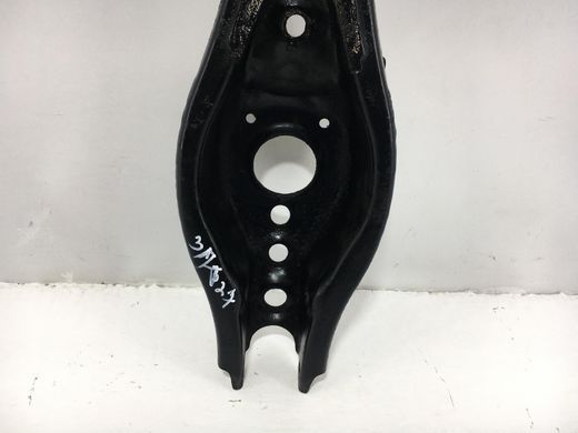 Важіль задньої підвіски нижній правий TOYOTA AVENSIS T27 2009-2011 48730-05070, 48730-05070, A