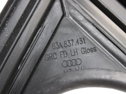 Уплотнитель боковых стекол передний левый AUDI Q3 F3 2018-2025 83A837431, 83A837431, B