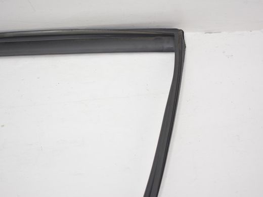 Ущільнювач бічного скла задній лівий TOYOTA AVENSIS T27 2009-2011 68152-05110, 68152-05110, A