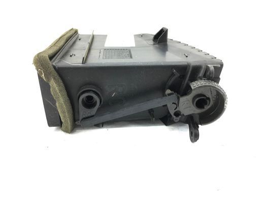 Дефлектор повітряний правий NISSAN NAVARA D40 2005-2010 68750EB30C, 68750EB30C, A