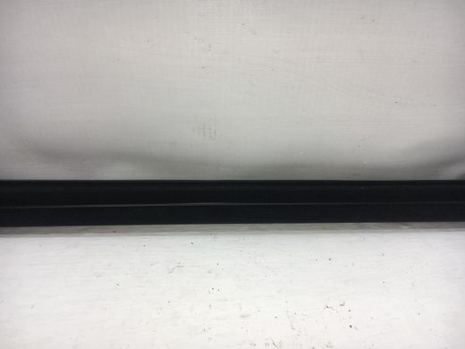 Уплотнитель боковых стекол нижний задний правый внутренний VOLVO XC60 2008-2013 30762373, 30762373, A