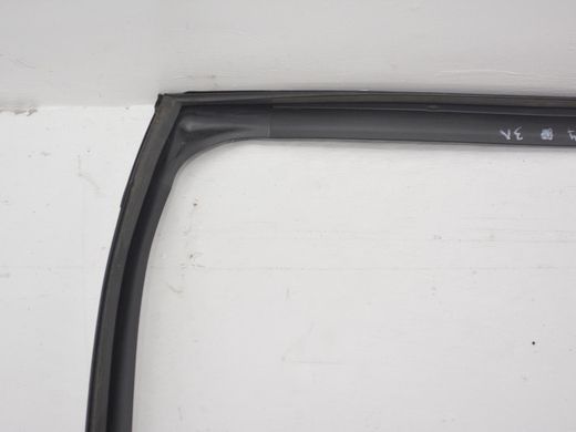 Ущільнювач бічного скла задній лівий TOYOTA AVENSIS T27 2009-2011 68152-05110, 68152-05110, A