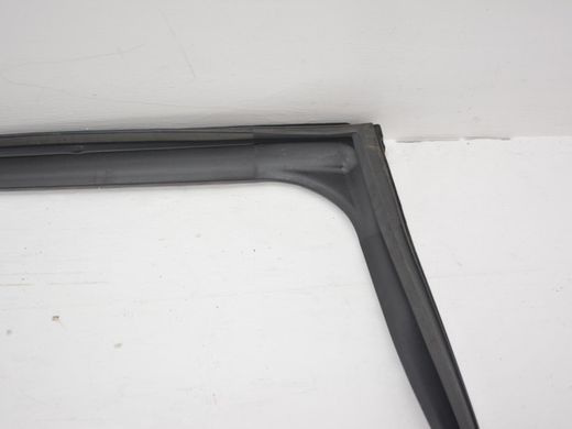 Уплотнитель боковых стекол задний правый TOYOTA AVENSIS T27 2009-2011 68142-05110, 68142-05110, A
