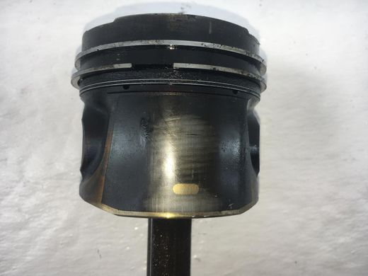 Шатун VOLVO XC60 2008-2013 (з поршнем, для двигуна D5244T) 31339269, 31339269, A
