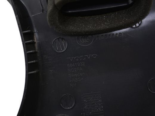 Накладка средней стойки нижняя правая внутренняя VOLVO XC60 2013-2017 (6841932) 39818029, 39818029, A