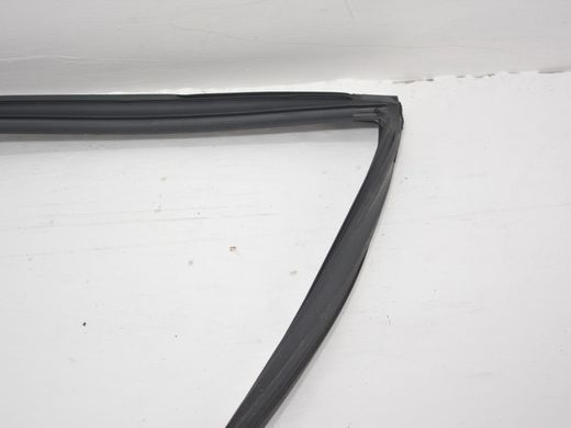 Уплотнитель боковых стекол задний правый TOYOTA AVENSIS T27 2009-2011 68142-05110, 68142-05110, A
