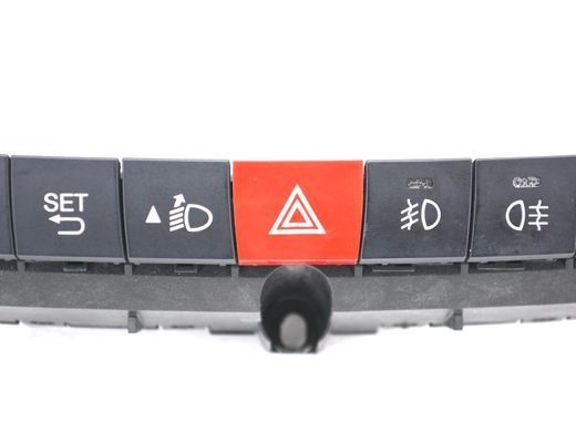 Блок кнопок в торпеду FIAT 500L 2012-2016 (з кнопкою аварійки) 735590807, 735590807, A