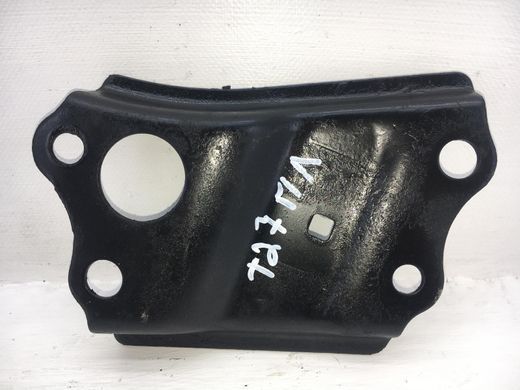 Кронштейн кріплення передньої балки лівий TOYOTA AVENSIS T27 2009-2011 52256-02010, 52256-02010, A
