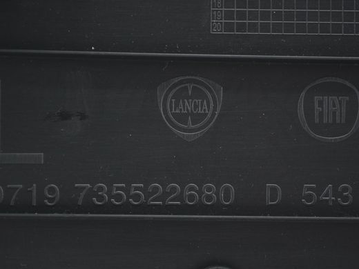 Накладка средней стойки нижняя левая внутренняя FIAT 500L 2012-2016 (735551549) 735522680, 735522680, B