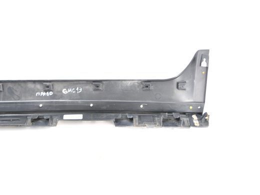 Накладка порога правая GMC TERRAIN 2017-2021 (23193668) 84679047, 84679047, B