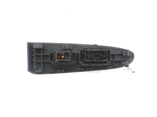 Накладка на кнопку задня права KIA SPORTAGE SL 2013-2015 (в зборі з кнопками) 93580-3W910-WK, 93580-3W910-WK, A