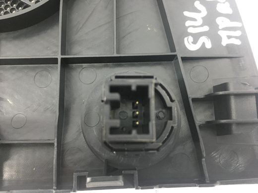 Накладка торпедо верхня права SUBARU FORESTER S14 2018-2021 (з датчиком) 66117FL100, 66117FL100, A