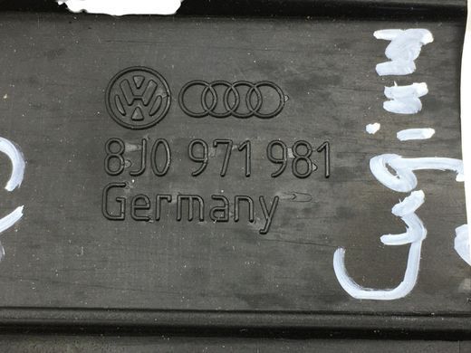 Кришка блоку запобіжників нижня передня ліва AUDI Q5 2008-2012 8J0971981, 8J0971981, A