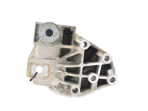 Кронштейн опори двигуна передній правий LAND ROVER FREELANDER 2 L359 2006-2010 LR004510, LR004510, A