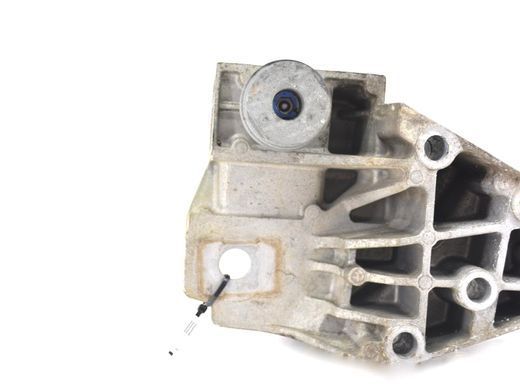 Кронштейн опори двигуна передній правий LAND ROVER FREELANDER 2 L359 2006-2010 LR004510, LR004510, A