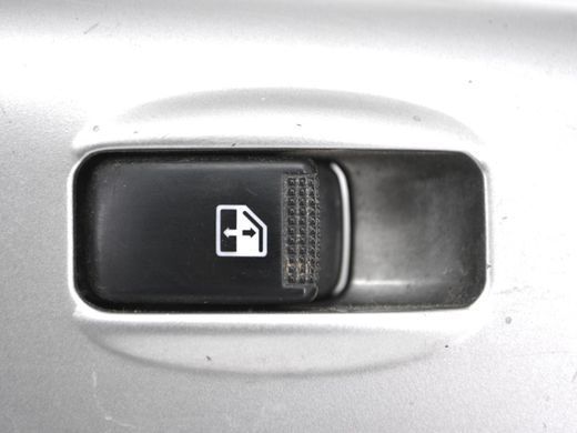Кнопка включення мотора склопідіймача задня права KIA SPORTAGE JE 2004-2010 93580-1F510-SS, 93580-1F510-SS, A